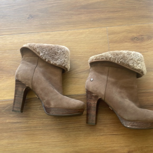 Ugh booties - Picture 4 of 5